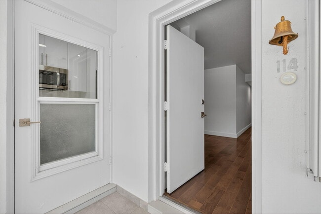 Photo - 110 Shore Ct Unit 1140