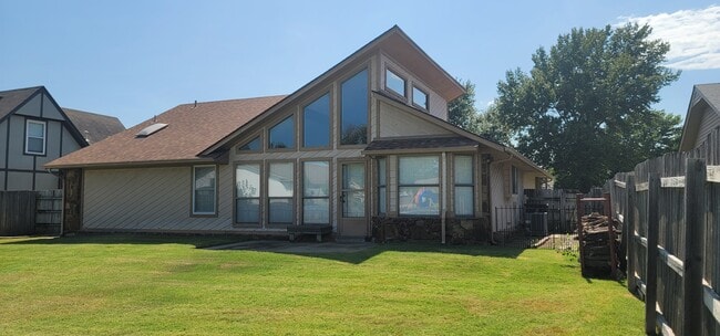 1113 N Butternut Ave