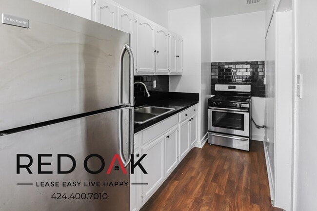 Photo - 687 Shatto Pl Unidad 407