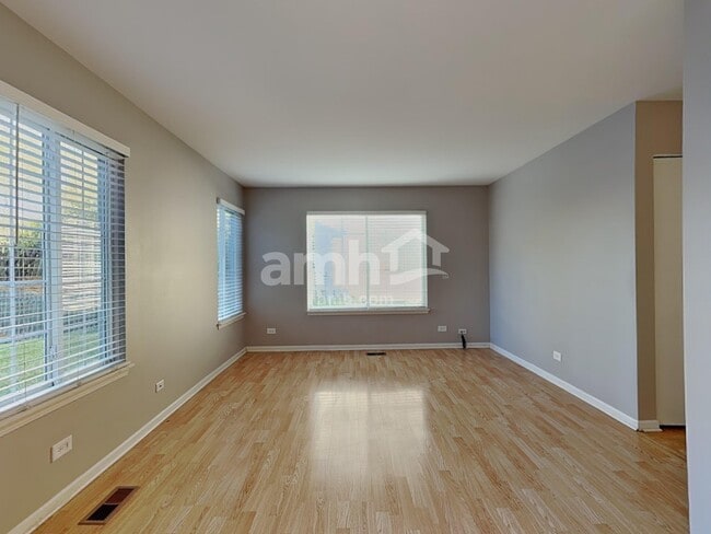 Photo - 2797 Sorrel Row