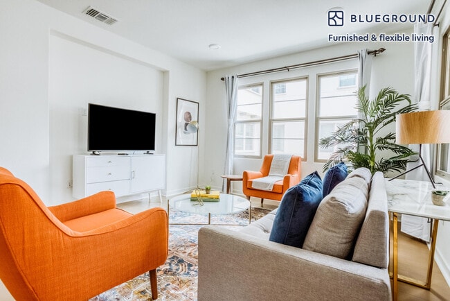 1087 Bigleaf Pl