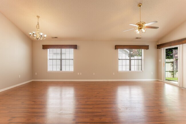 Photo - 112 Dusty Trail Ln