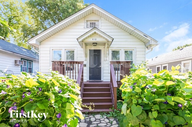 Building Photo - 410 Bangs St