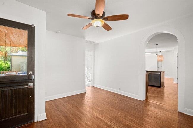 Photo - 2110 Oxford Ave