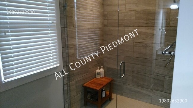 Photo - 913 Sedgefield Rd