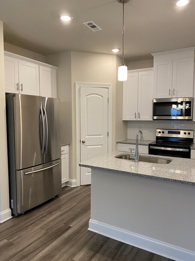 Photo - 1553 Olympic Ln