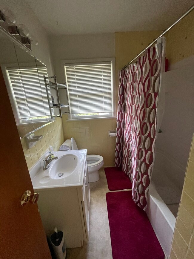 Photo - 425 E Wylie St