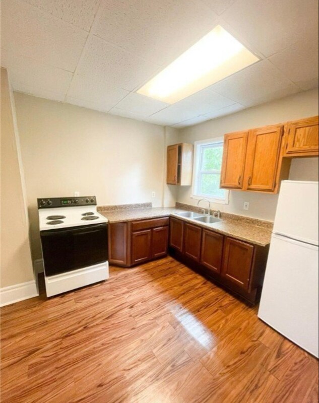 Photo - 221 S Portage Path