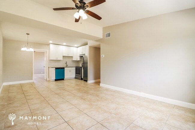 Photo - 1752 Evans Dr