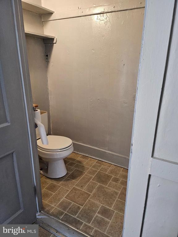 Photo - 300 Brenneman Rd