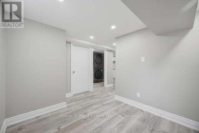 Photo - 249 Burnhamthorpe Rd