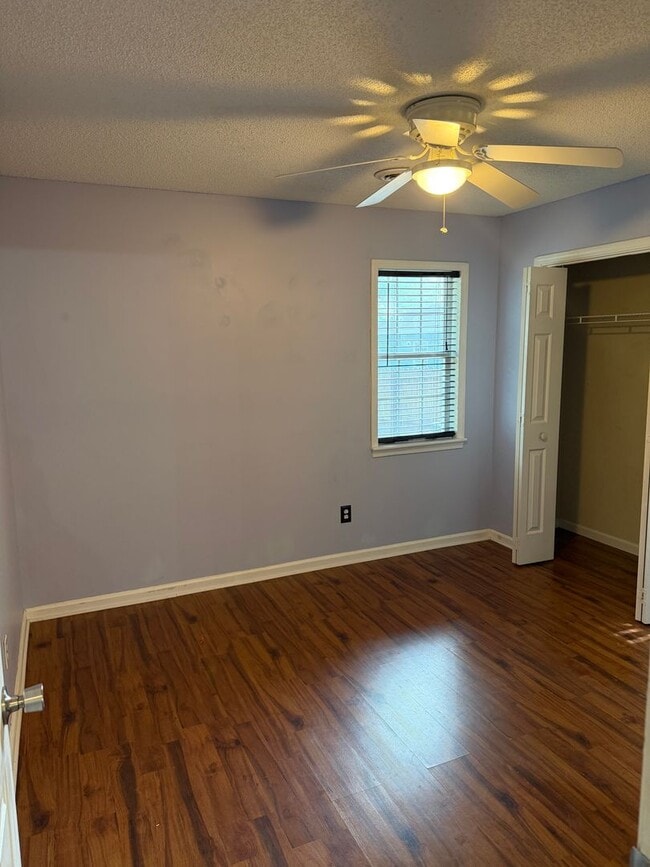 Photo - Beautiful 3 Bedroom 2 Bath Single Family Home- Pets welcome.