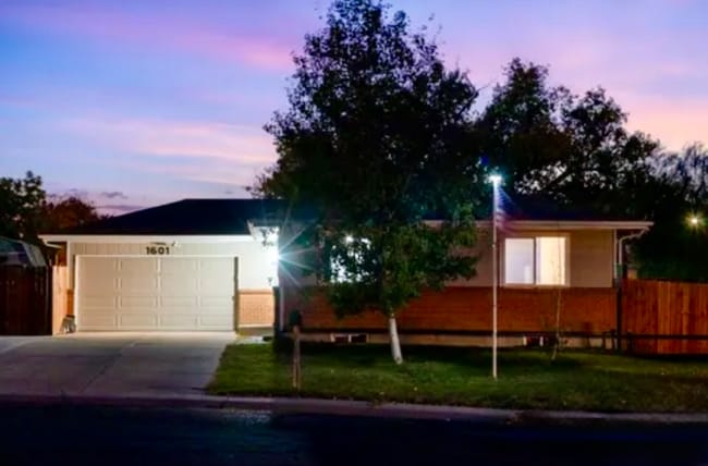 Building Photo - 1601 27th Ave Rental