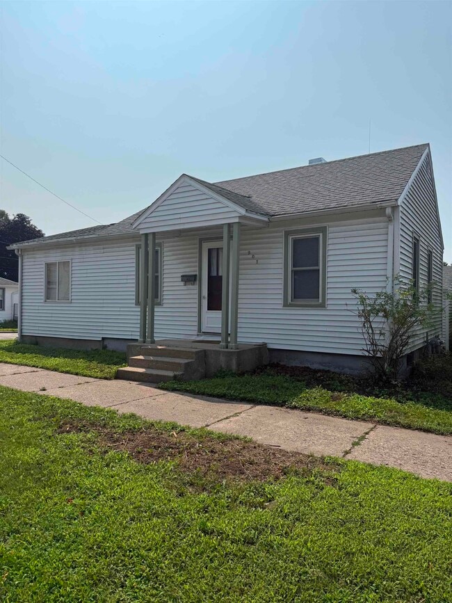 Building Photo - 301 N Beaumont Rd