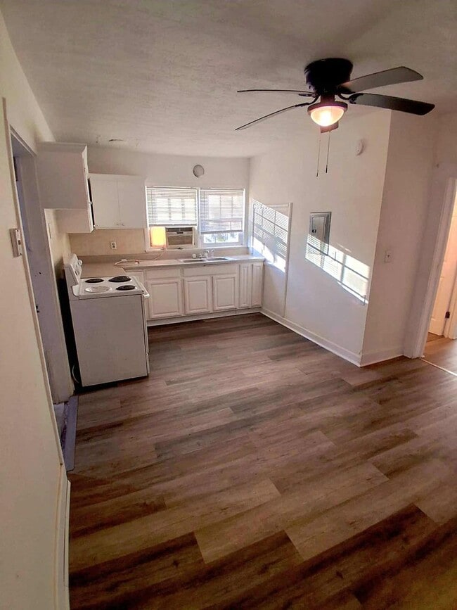 Photo - Charming 2 Bedroom, 2 Bath Home in the Heart of Jacksonville!