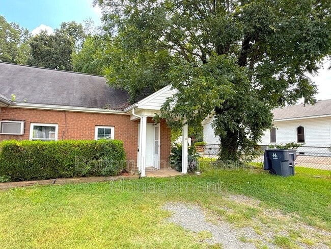 Building Photo - 206 Blacksnake Rd Unit 1