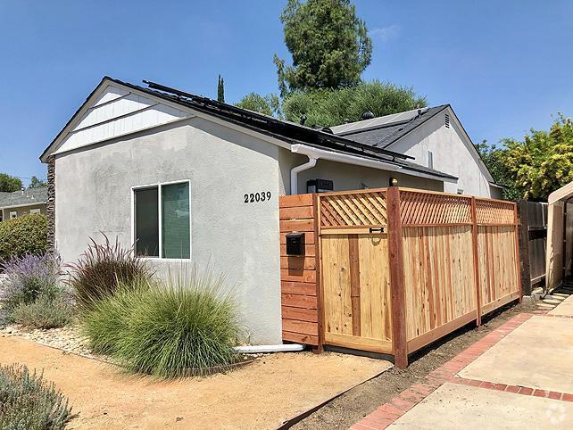 Private Entry - 22039 Gilmore St Unit 22039 Rental