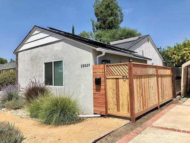 Private Entry - 22039 Gilmore St Apartment Unit 22039
