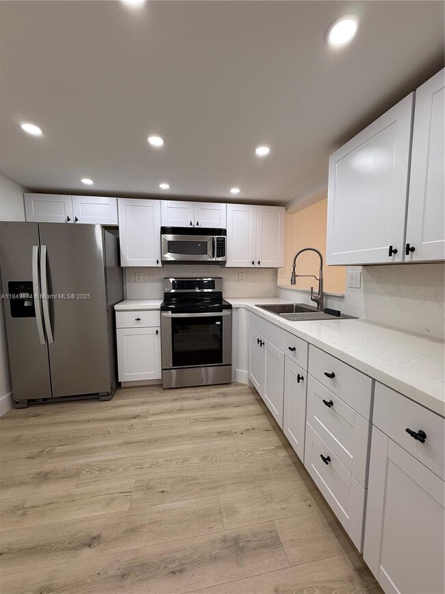 Building Photo - 7950 W McNab Rd Unit 102 Rental