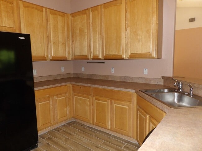 Photo - Spacious 4 Bedroom 2236 Sq Ft Call Carole ...