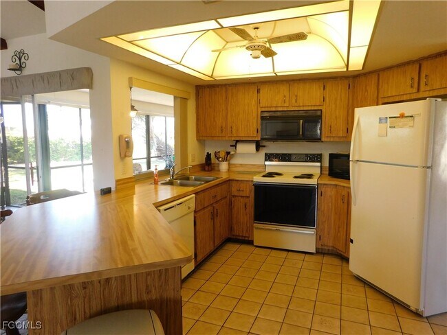 Photo - 904 SE 18th St