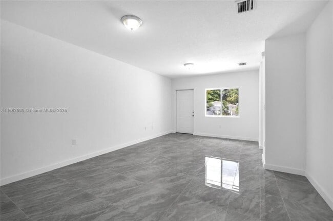 Photo - 3 bedroom in Miami FL 33142
