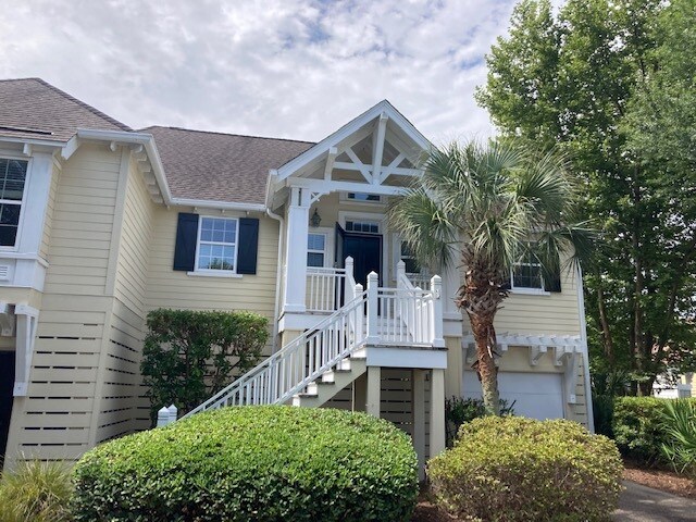 Elevated Single Story 3 Bedroom 2.5 Bath Town Home For Rent in Marais- Fully Furnished - 1520 Trumpet Vine Ct (Mount Pleasant, SC)