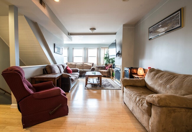 Photo - 2516 Josephine St