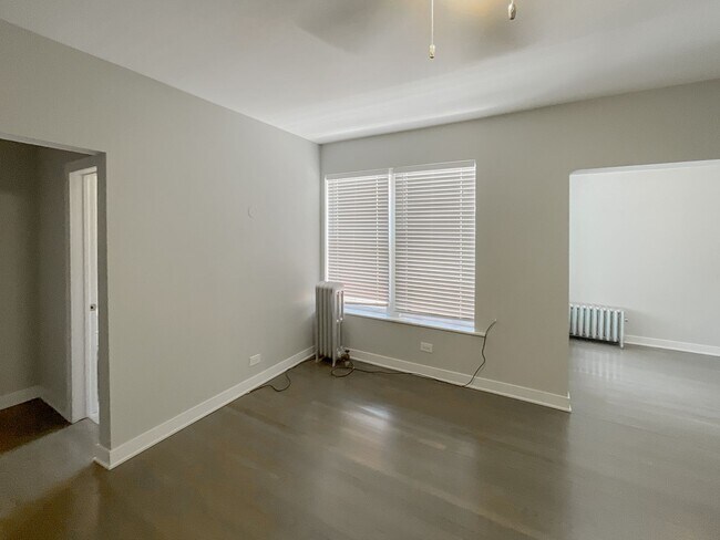 Photo - 429 W Surf St Unit 3B