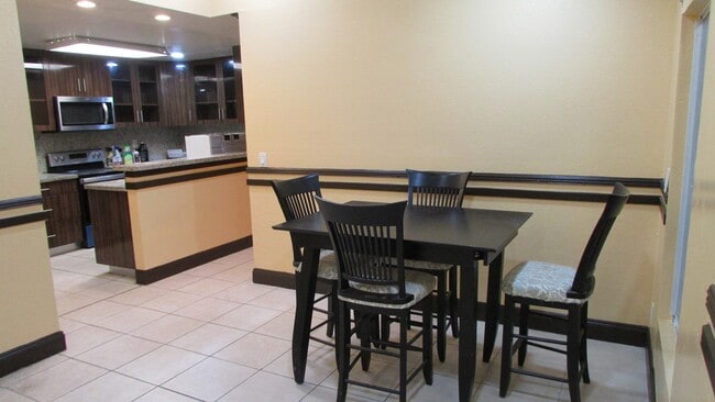 1216 SW 75th Ave