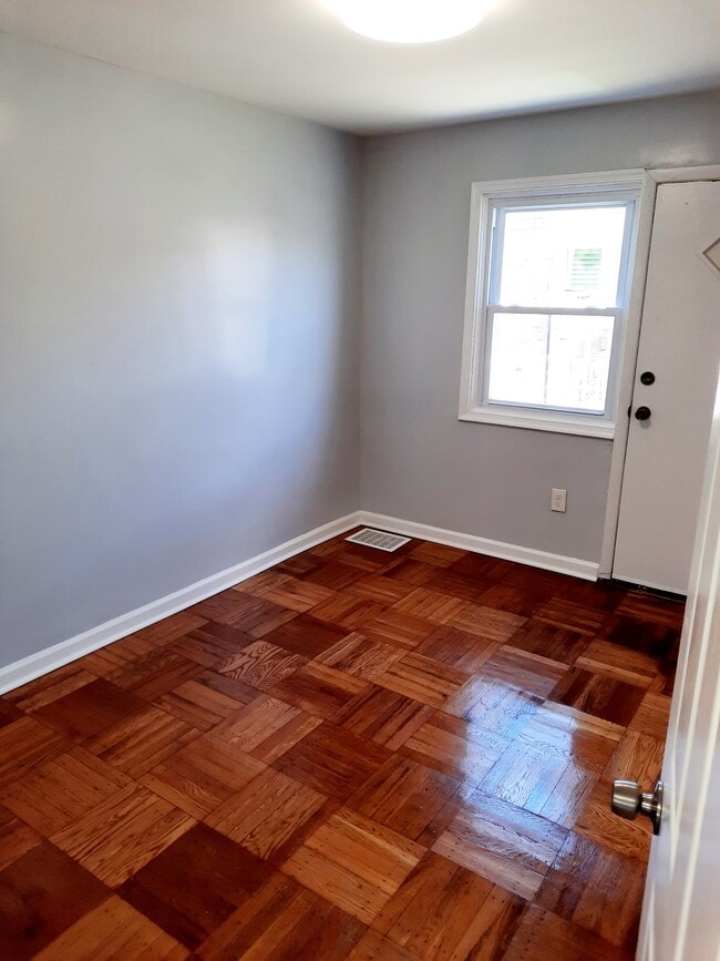 Photo - 5316 Glenloch St