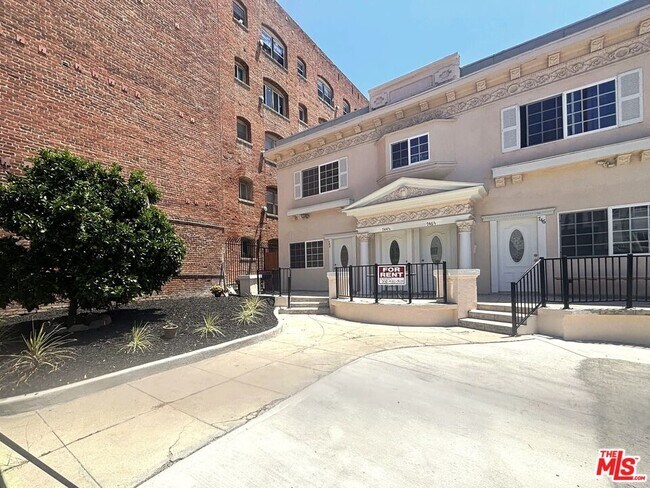 Photo - 744 S New Hampshire Ave