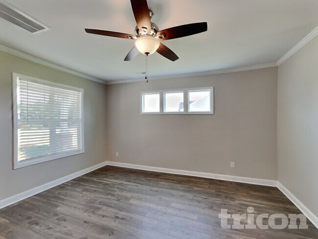 Photo - 100 E Goodwin Chase Ln