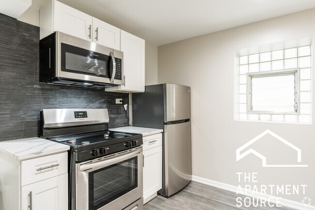 Building Photo - 2853 W Dickens Ave Unit 2 Rental