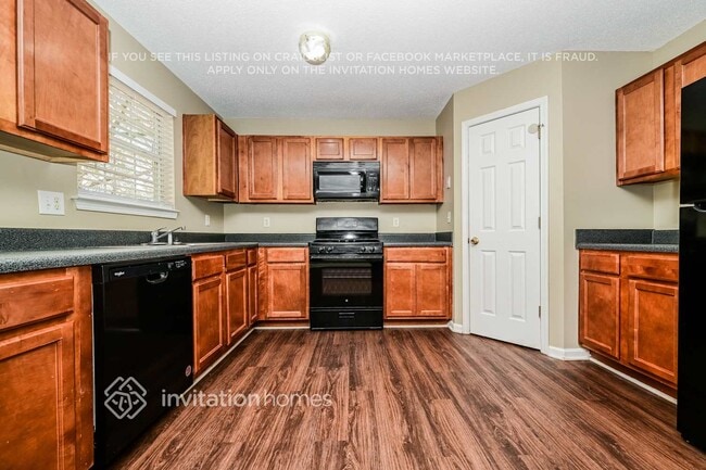 Photo - 363 Ermines Way