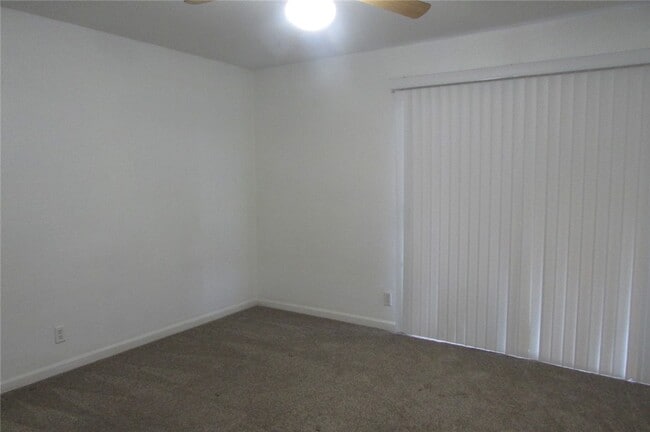 Photo - 2440 Lakeside Dr