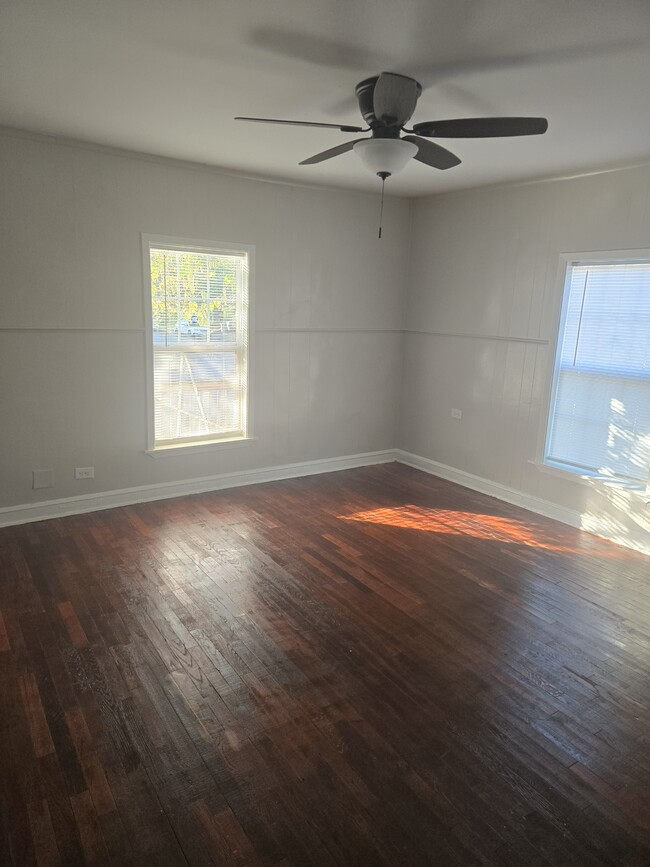 Photo - 2125 Maple Ave