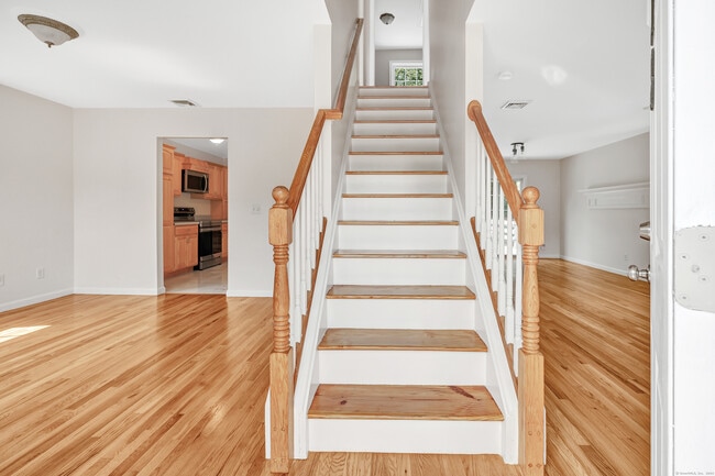 Photo - 18 Kathryn Dr