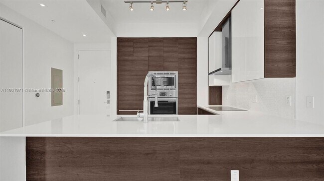 Photo - 301 Altara Ave Unidad 801