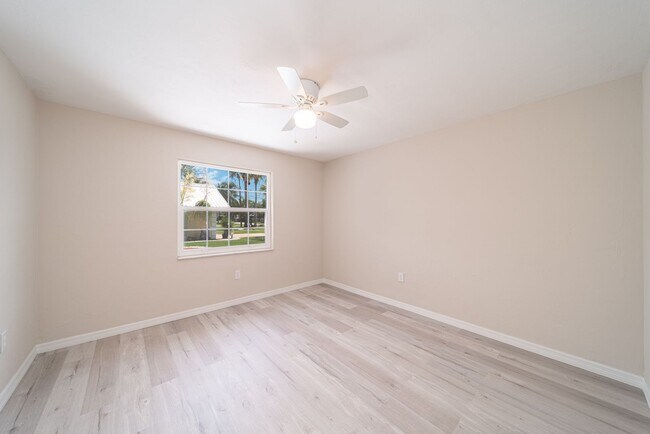 Photo - Welcome to your dream rental in Cape Coral...