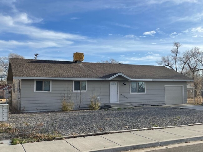 Building Photo - 518 S 8th St