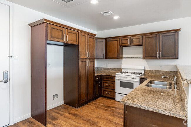 Building Photo - Chadron Terrace Garden Rental