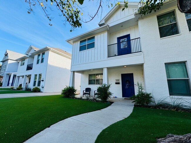 Photo - * MOVE IN SUMMER 7/21/2027 * 5 Bed 3 Bath,...