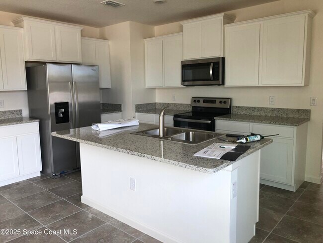 Photo - 857 Old Country SE Rd