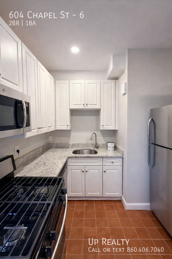 Building Photo - 604 Chapel St Unit 6