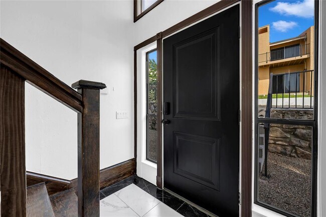 Photo - 402 Hi Stirrup Unit E2