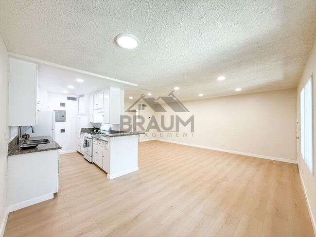 Photo - 6041 Whitsett Ave Unidad 103