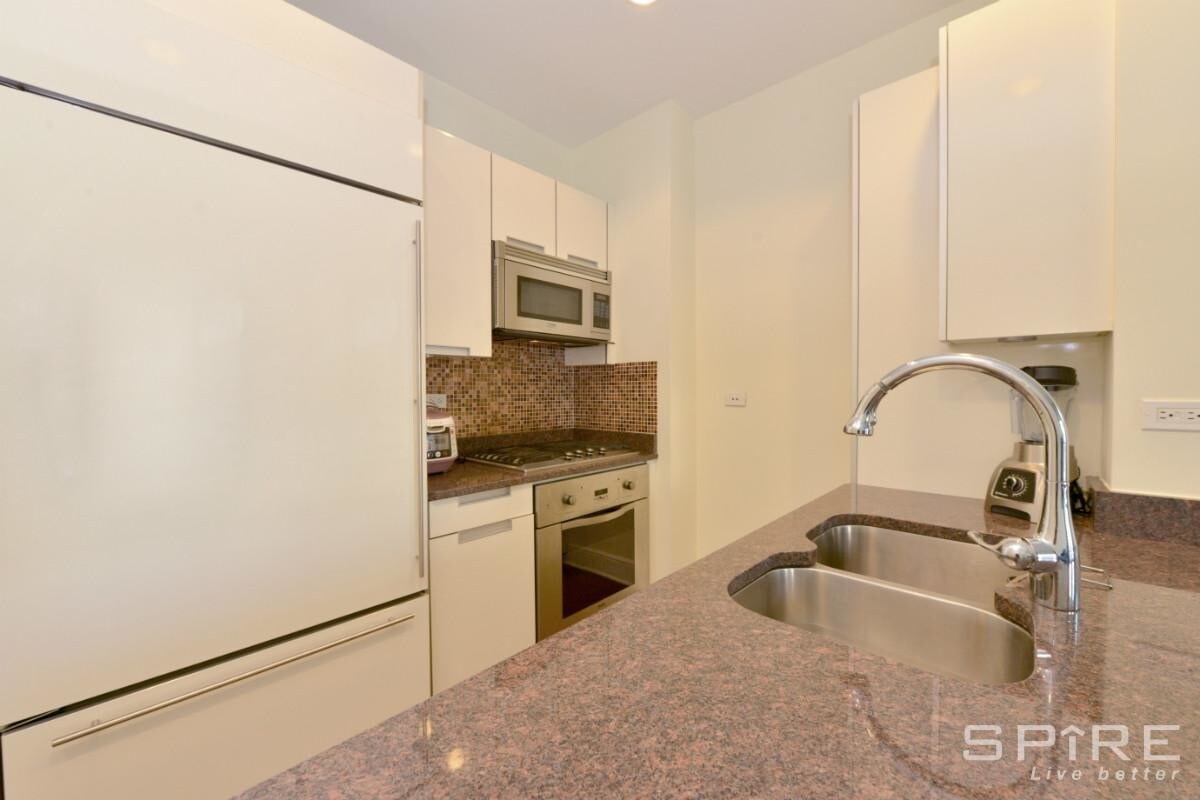 Photo - 250 E 49th St Unit 18-A