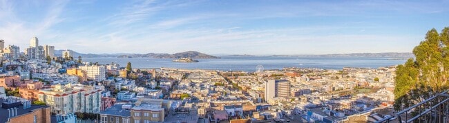 Photo - Top Level Stunning 1 Bedroom Furnished Fla... Unidad 5