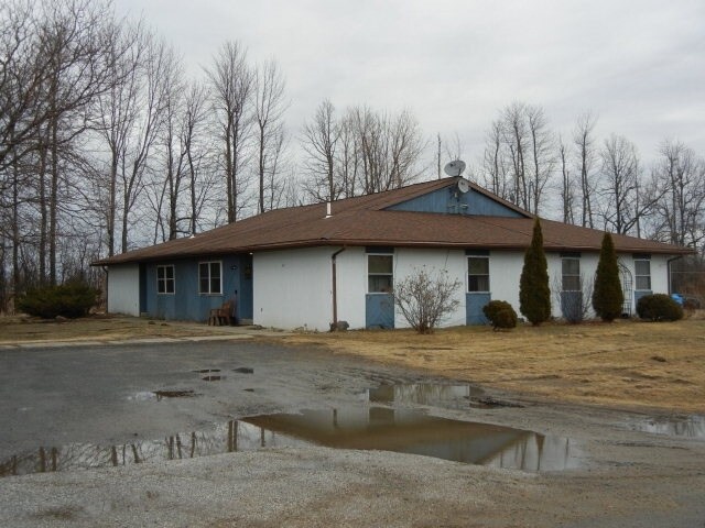 Photo - Menard Apartments